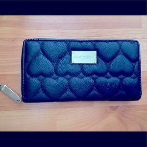 Betsy Johnson black zip wallet